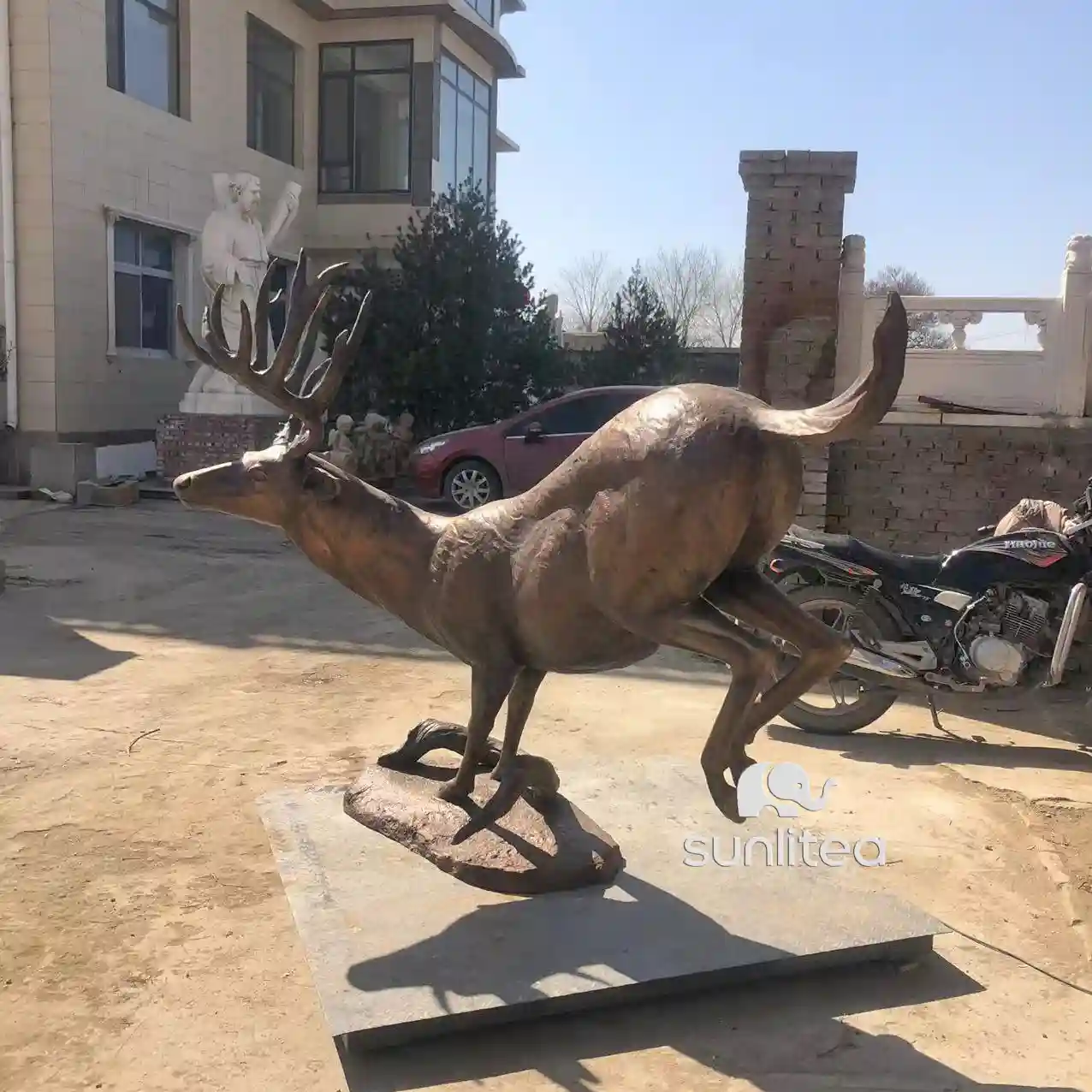 Bronze Jumping Deer Ssculpture